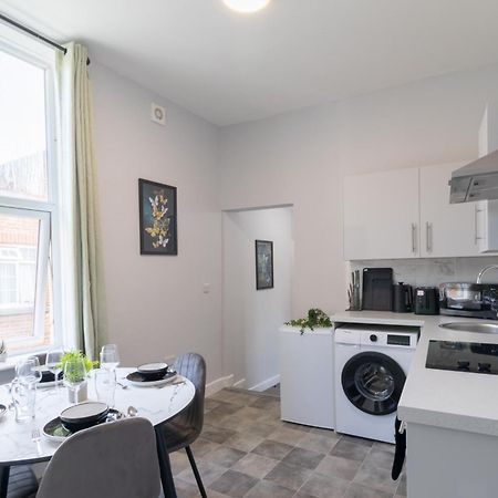 Open Mind Property - Apartment With 2 Double Beds 朴次茅斯 外观 照片