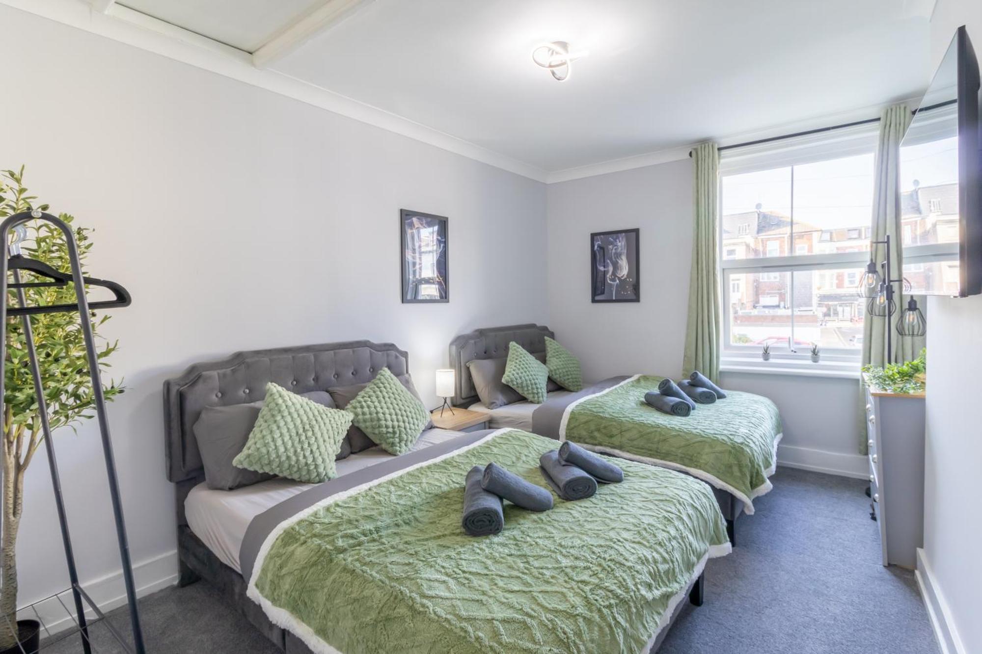 Open Mind Property - Apartment With 2 Double Beds 朴次茅斯 外观 照片