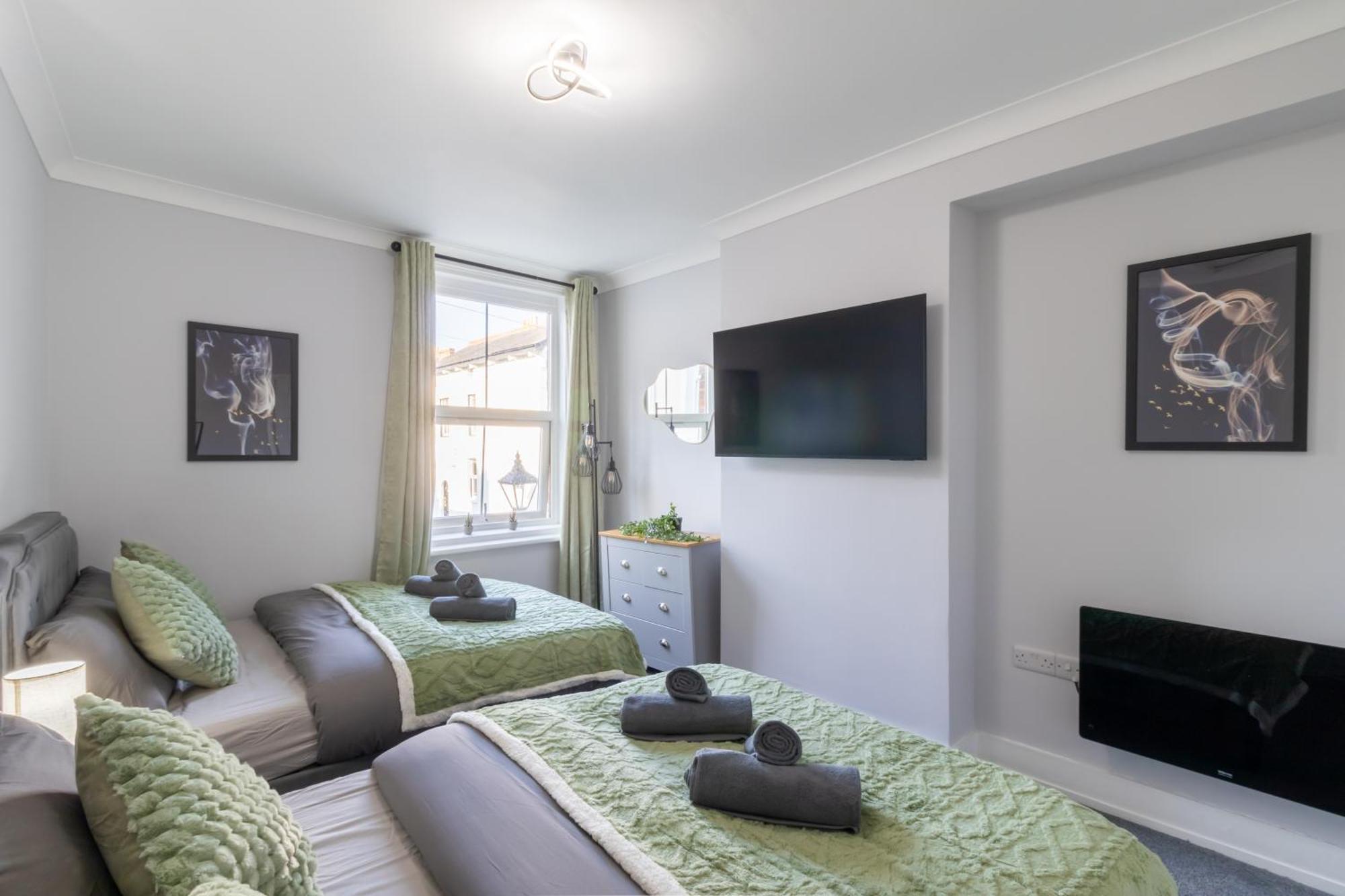 Open Mind Property - Apartment With 2 Double Beds 朴次茅斯 外观 照片