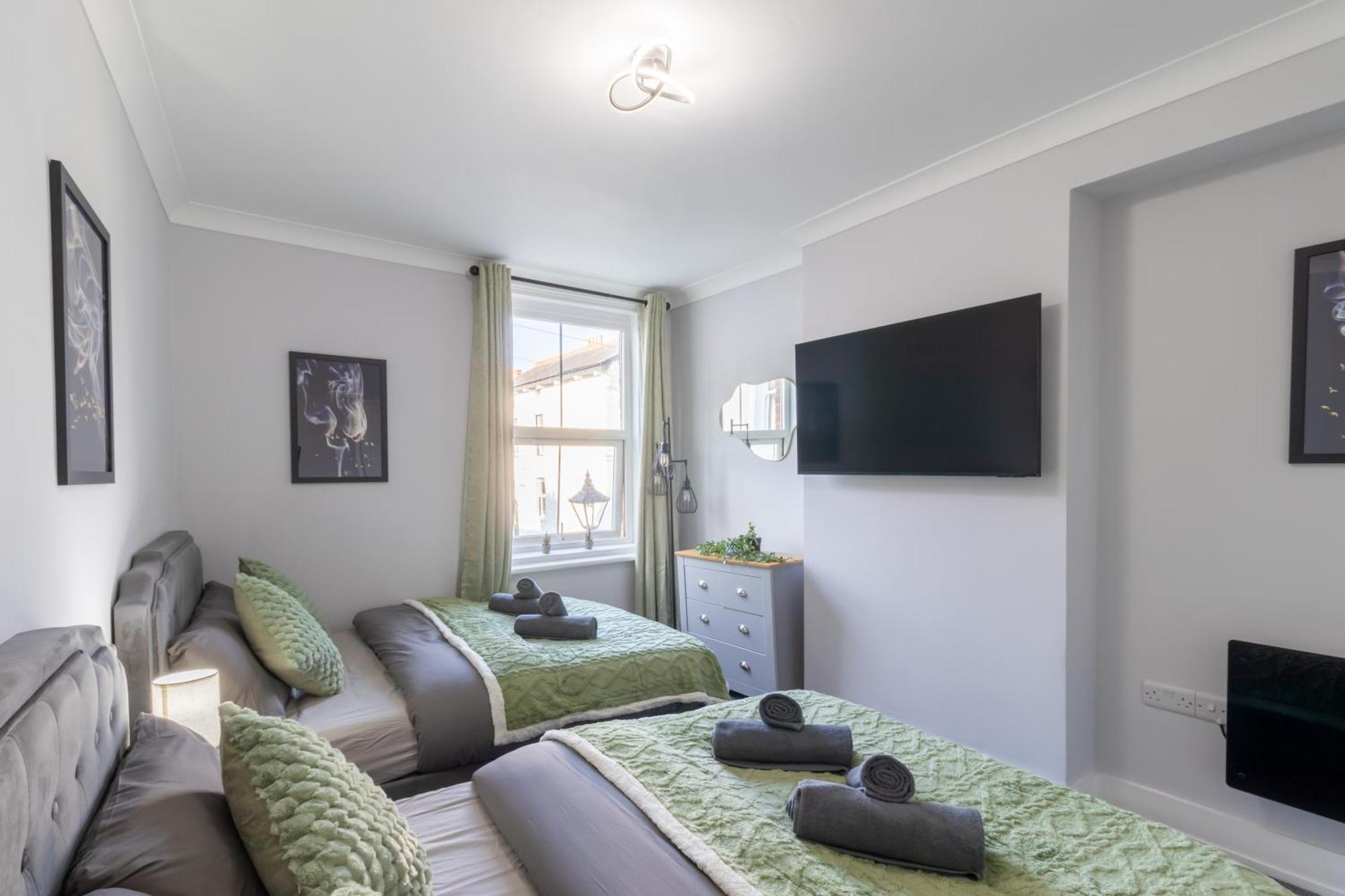 Open Mind Property - Apartment With 2 Double Beds 朴次茅斯 外观 照片